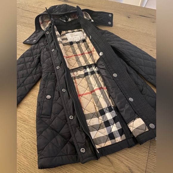 BURBERRY Quilted detachable Hooded Black Jacket!! Girls Size 6Y!! - Picture 10 of 10